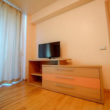 מלון Azzurro Năvodari