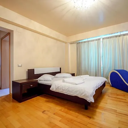 Azzurro Năvodari