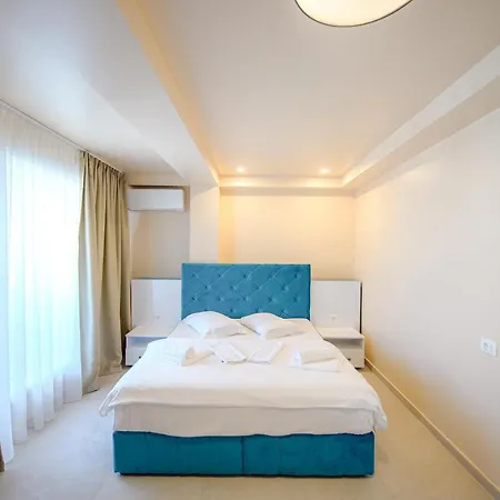 Azzurro מלון 4*