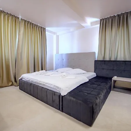 Azzurro 4* Năvodari