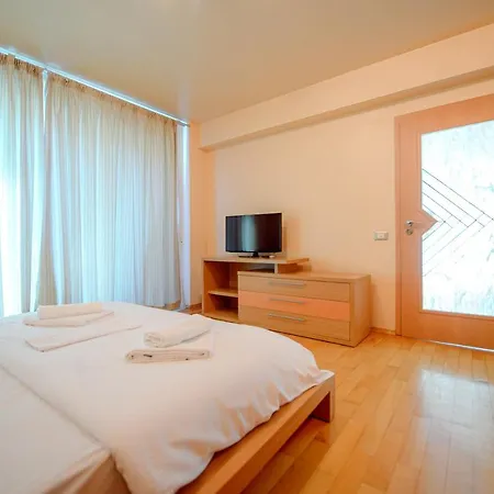 Azzurro 4*