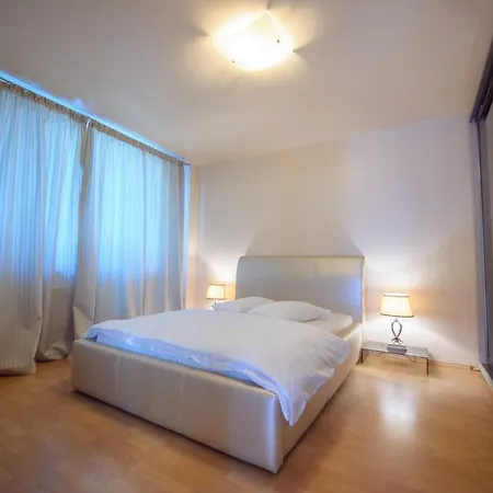 Azzurro מלון 4*